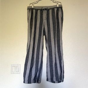 ✨Old Navy L striped blue and white pants